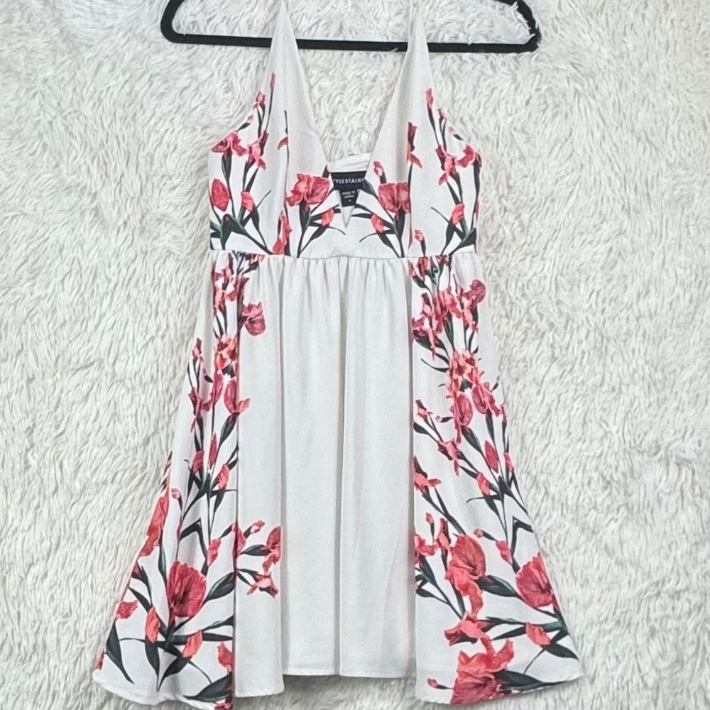 Stylestalker White Floral Fit & Flare Mini Dress Size Small
